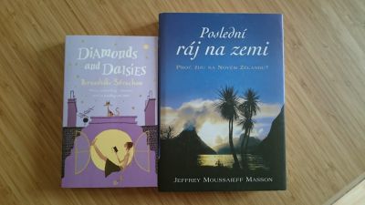 2 knihy (aj a cz)