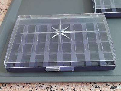 Plastový zásobník na spodní cívky 2 ks