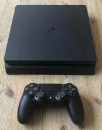 Playstation 4 slim