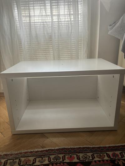 Bílá skříňka / stolek