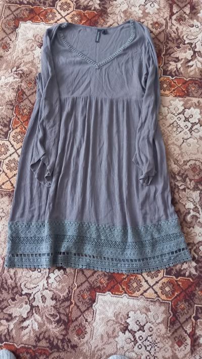 Dámské šaty velikost L