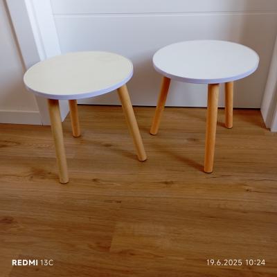 2 male odkladaci stolky