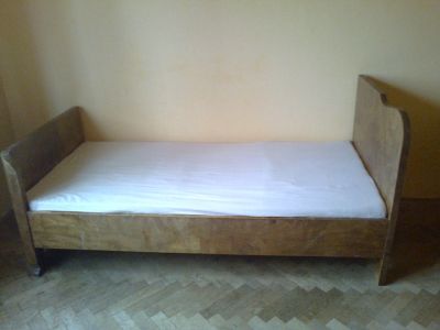 Jednolůžková postel ze 30. let