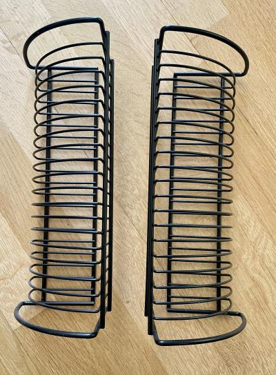 Stojany na CD, využitelné jako nohy stolku?