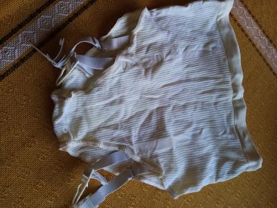 bílé kalhotky s podvazky nenošené