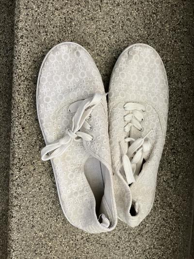 Bílé plátěnky vel.40