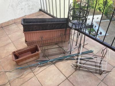 Truhlíky a držáky na truhlíky