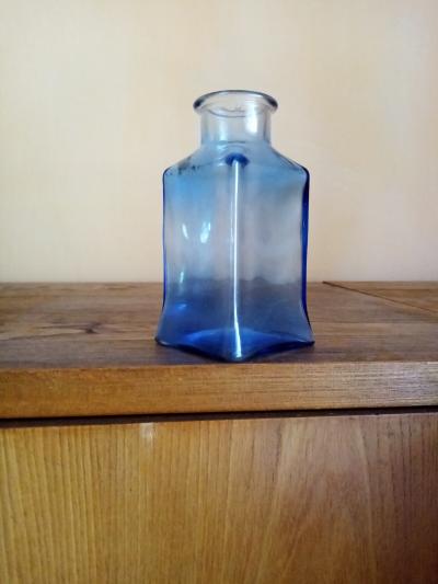 modrá vázička