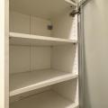 SKŘÍŇ IKEA PAX 50X35X201 DVEŘE MATNÉ SKLO/HLINÍK