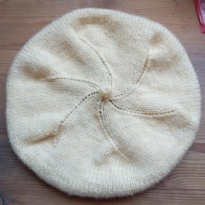 Vlněný baret