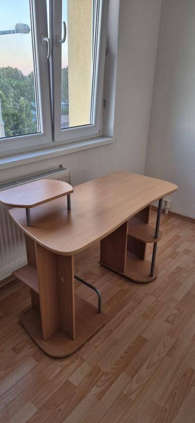 Počítačový stůl