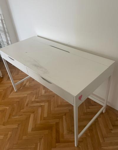Pracovny stol IKEA