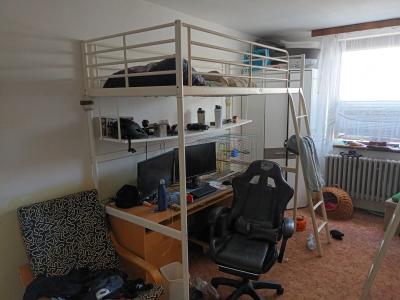 Vyvýšené postele bez matrace.2 kusy
