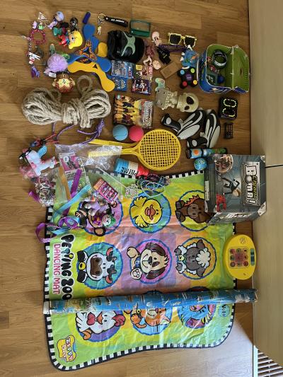 Hry pro deti, lovec duchu, karty, panáčci