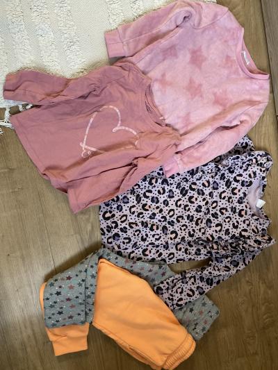 Oblečení pro holčičku 4-5let