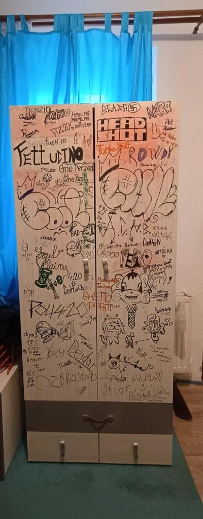 3 skříně do dětského pokoje (i jednotlivě)
