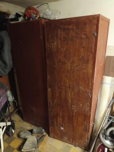 Dvě samostatné železné skříně