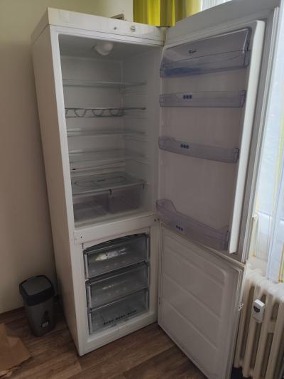 Starší funkční lednice