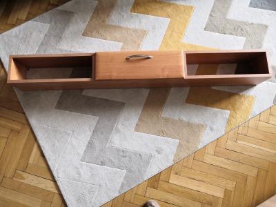 Police - rampa k zavěšení na stěnu