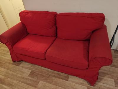 Dvojsedacka Ektorp červená