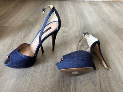 Puntíkaté lodičky