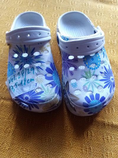 pantofle kytičky 28-29