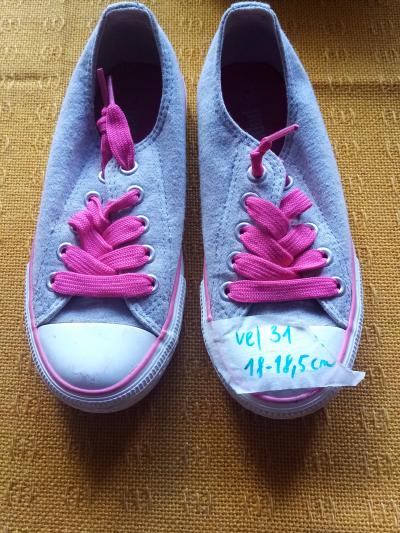 šedé tenisky 31, skoro nové