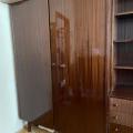 Šatní skříň a další 2 skříňky/vitríny