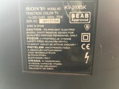 Daruji televizi SONY Trinitron KV-21X5K za odvoz
