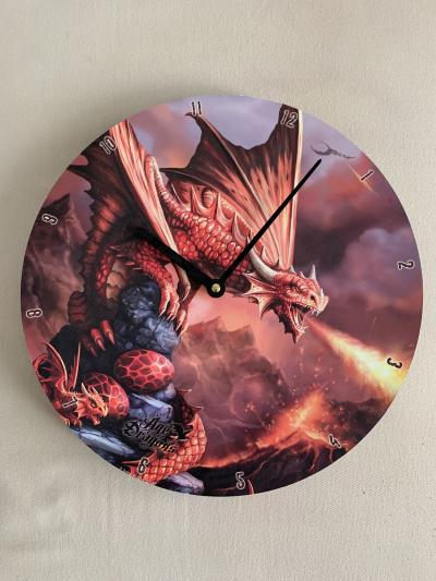 Nástenné hodiny s drakem