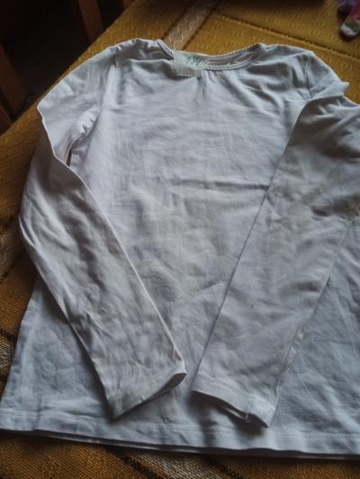 tričko bílé silnější, pěkné, dl rukáv 134