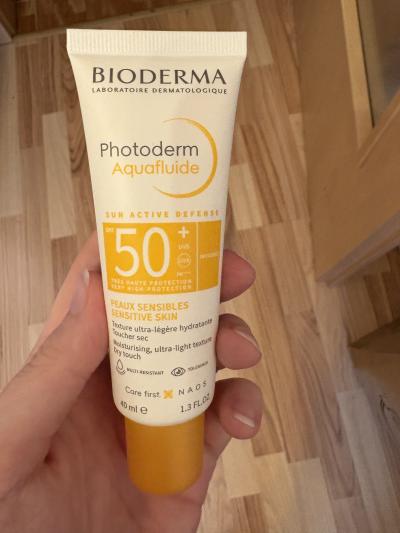 Opalovací krém na obličej na mastnou plet