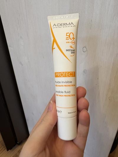 Opalovací krém na obličej na mastnější pleť