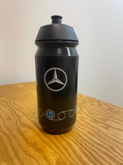 Nová plastová láhev