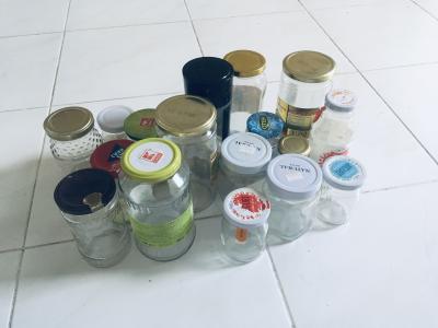 Velka taska sklenic na zavarovani