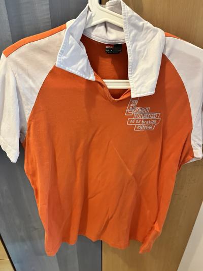 Daruji za odvoz  tričko použité. Vel: S. bavlněné .