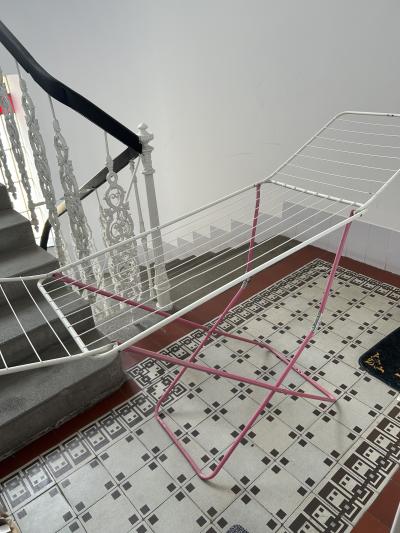 Starší sušák na prádlo