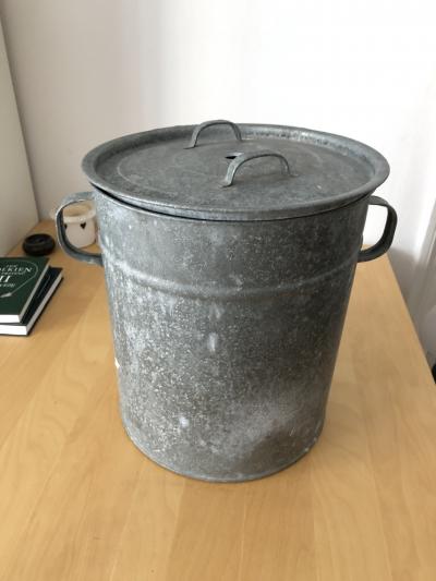 Starý zavařovací hrnec