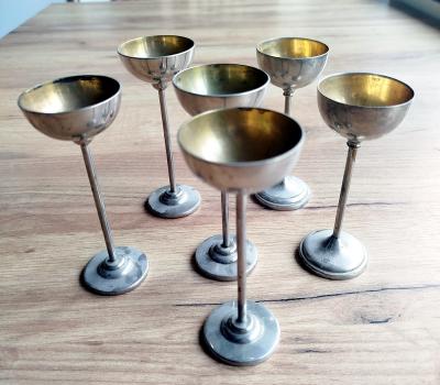 Kovové pohárky