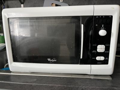Funkční mikrovlnka Whirlpool