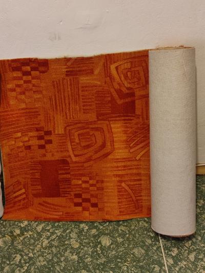 Pruh koberce min 60 cm × 2,5 m