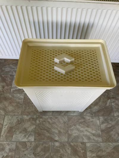 Daruji za odvoz koš na prádlo