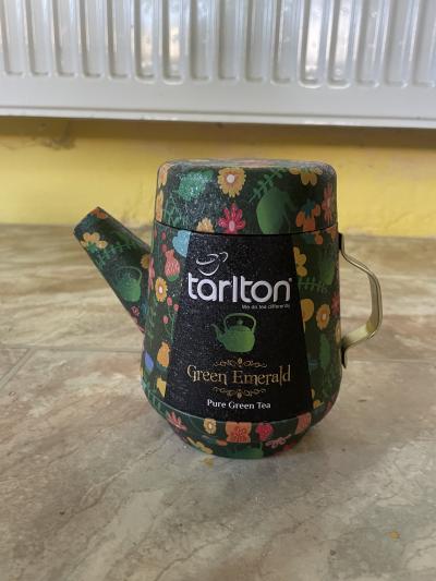 Daruji za odvoz kovovou čajovou konvicku