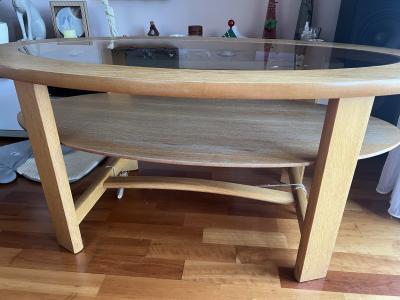 Konferenční stolek bez skla