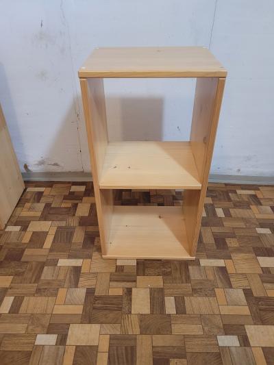 Daruji že odvoz 3 závěsné police - masivní smrk (Domestav)