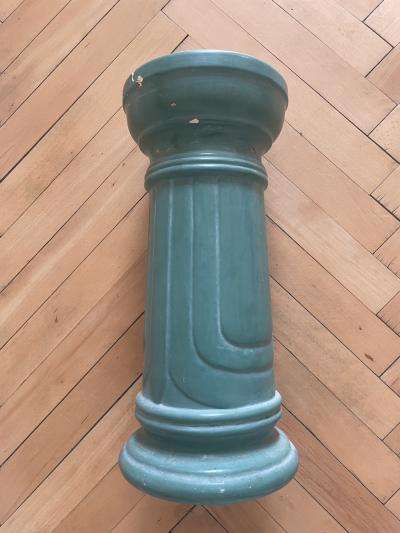 Keramický stojan na kytku