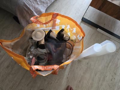 Různé vybavení kuchyně, skladování potravin, nápojů, nádobí