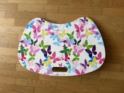 Stolek pod notebook
