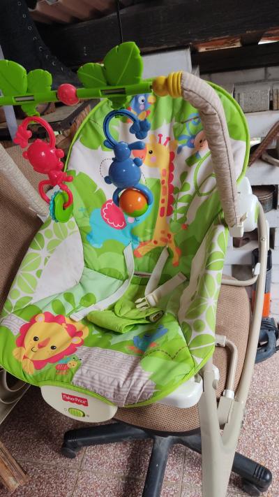 Dětské lehátko, houpací lehátko