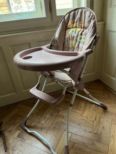 Dětská sedačka ke stolu